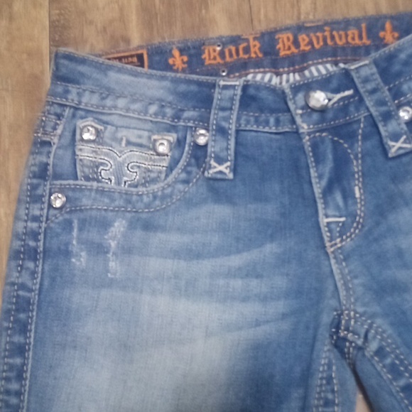 Rock Revival NWOT Women's Jeans 26 Lacey Embellished Rhinestones Distressed - Picture 4 of 13